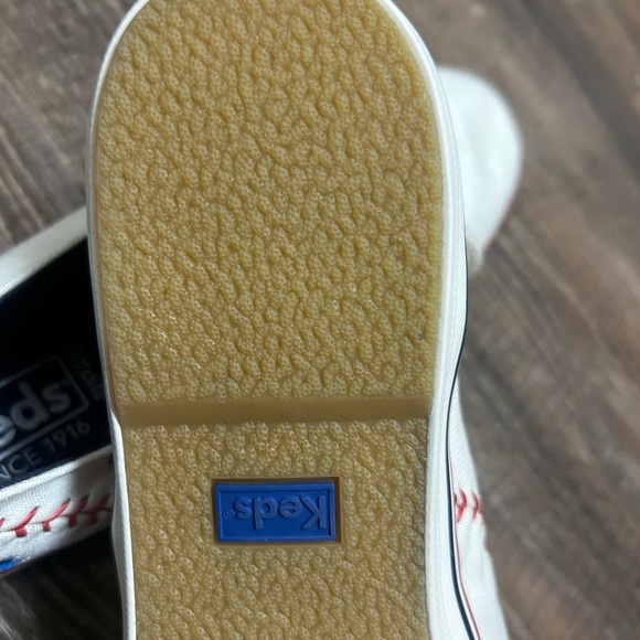 Keds size 10 Blue Jays EUC barely used White and Red Vintage Baseball Sneakers - Picture 6 of 9